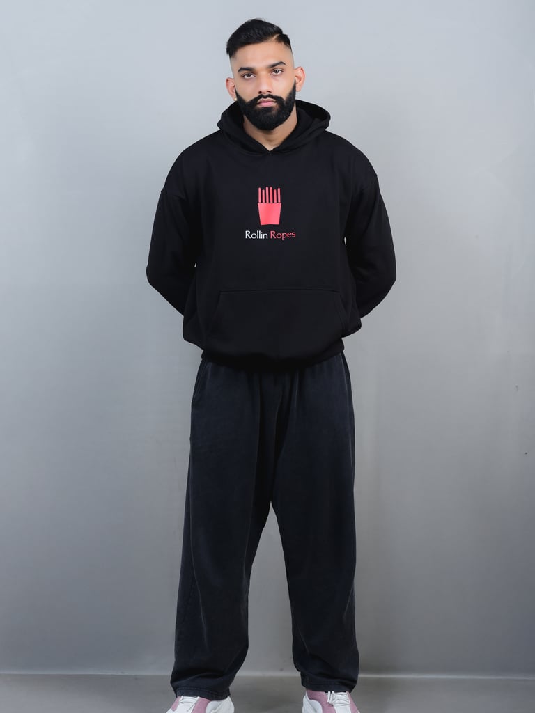 The Effortless Revolution: 7 Ways to Style Oversized Tees Without Looking Baggy